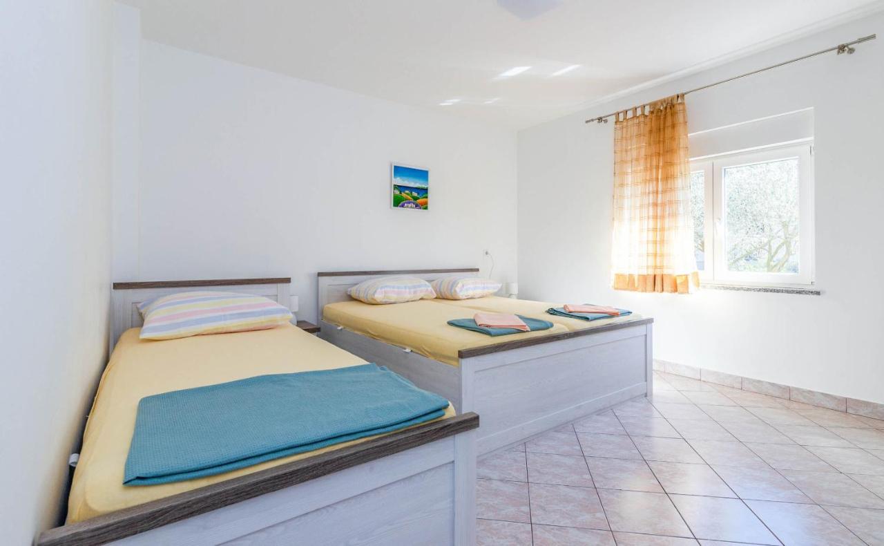 Apartment Lea Sveti Filip i Jakov Exteriör bild